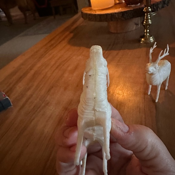 Vintage White Reindeer Figurines 3” tall set of 2. - Picture 7 of 7